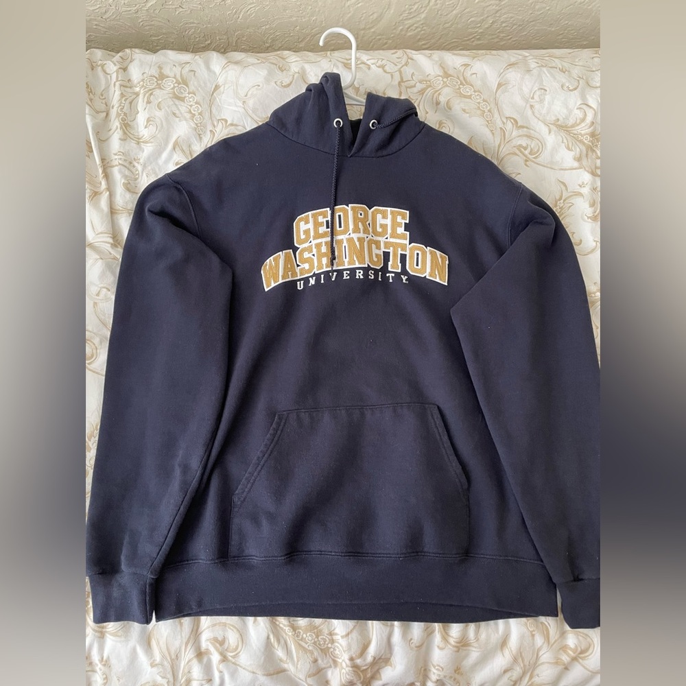 Vintage navy champion blue George Washington University Hoodie! great condition